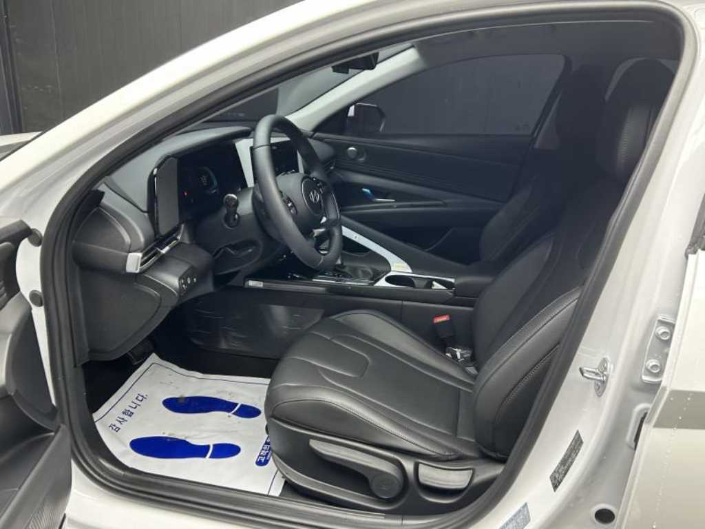 HYUNDAI Avante - Vista 5