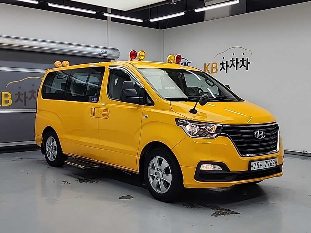 HYUNDAI Starex - Vista 4