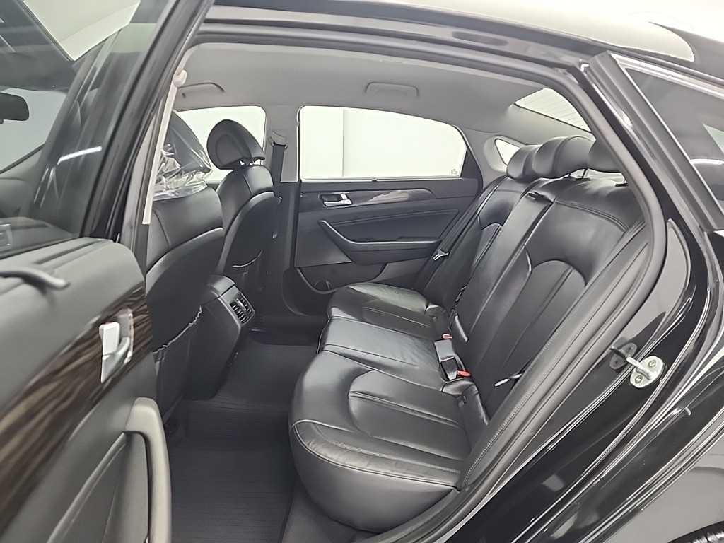 HYUNDAI Sonata - Vista 12