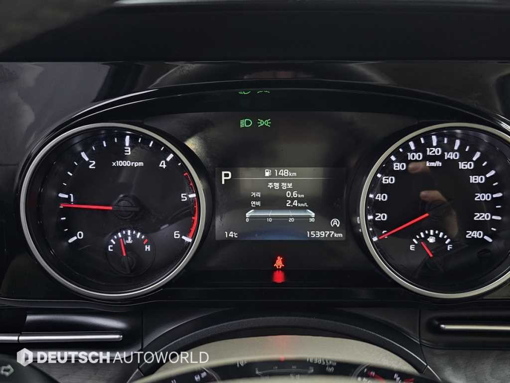 KIA Carnival - Vista 8