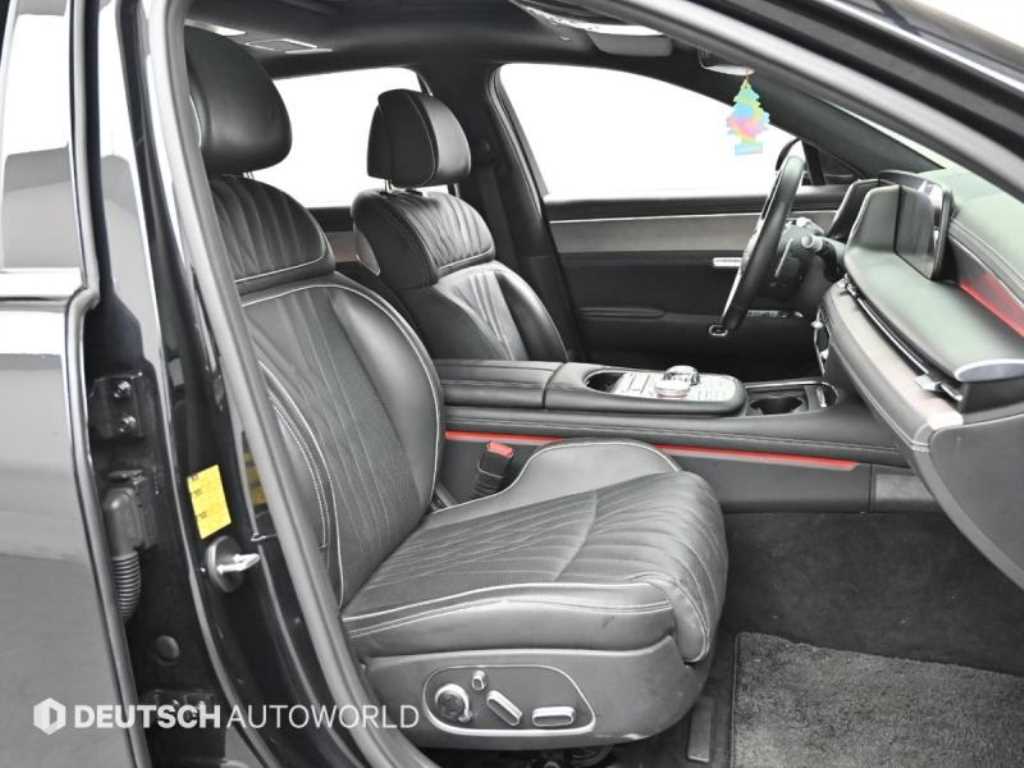 Genesis G90 - Vista 10