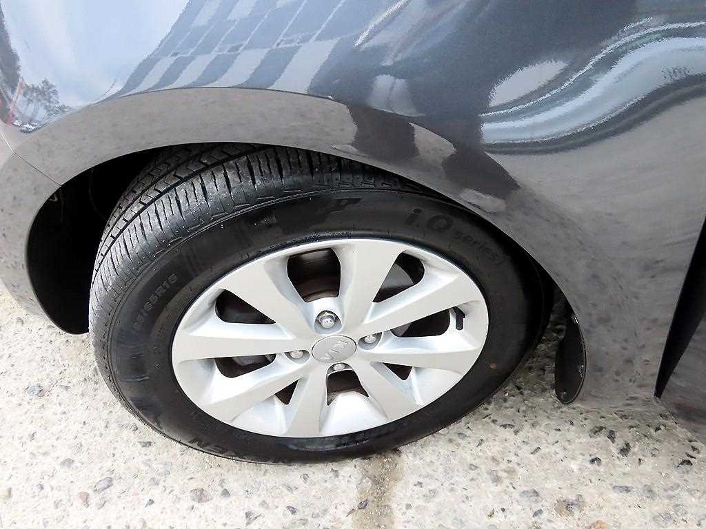 KIA Pride 2012 Gris - Importación desde Corea - HF Imports Iquique - Foto 20