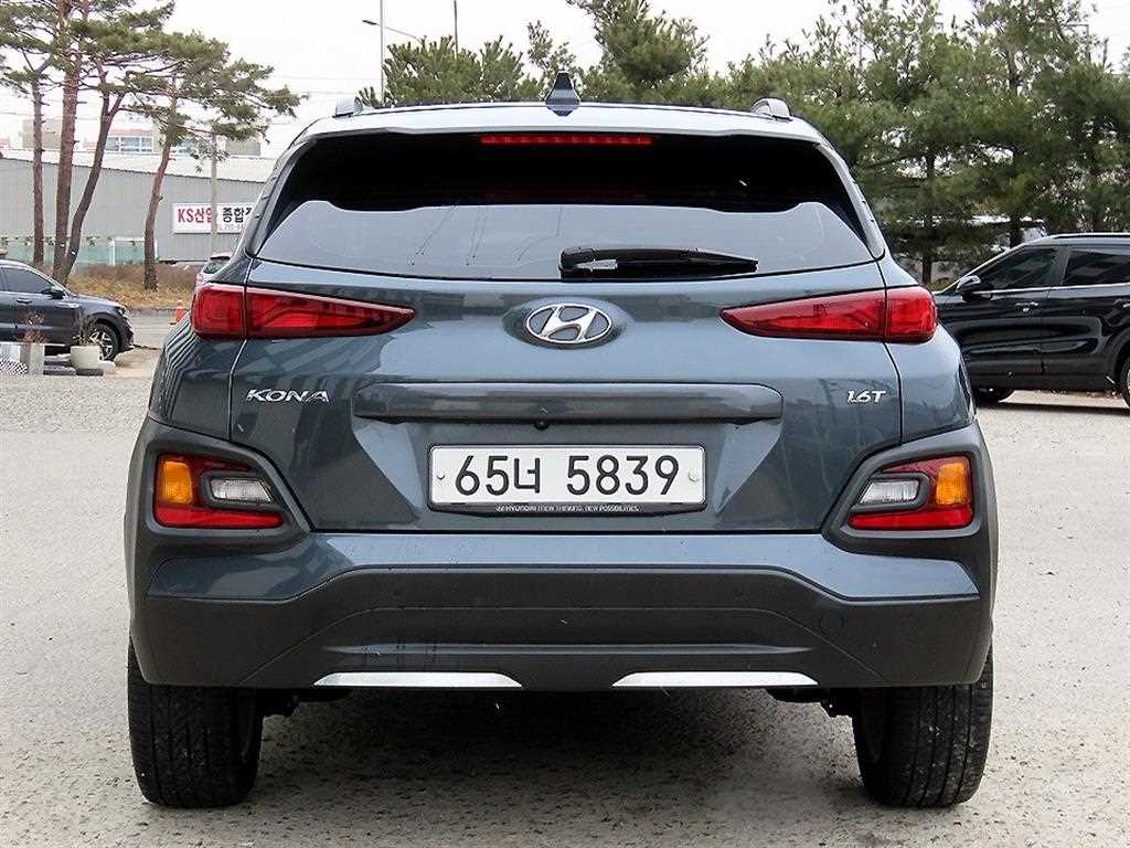 HYUNDAI Kona - Vista 4