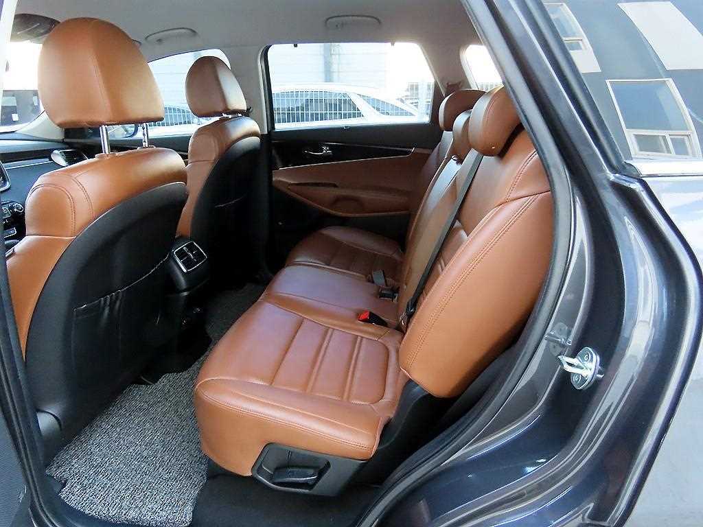 KIA Sorento - Vista 6