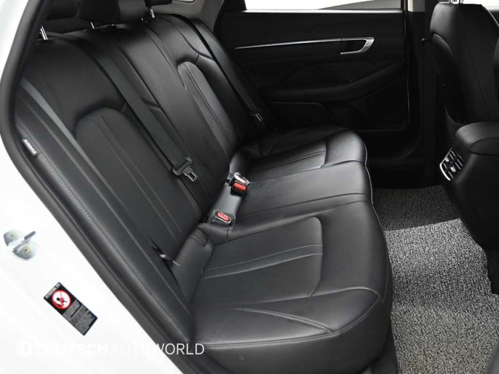 HYUNDAI Sonata - Vista 12