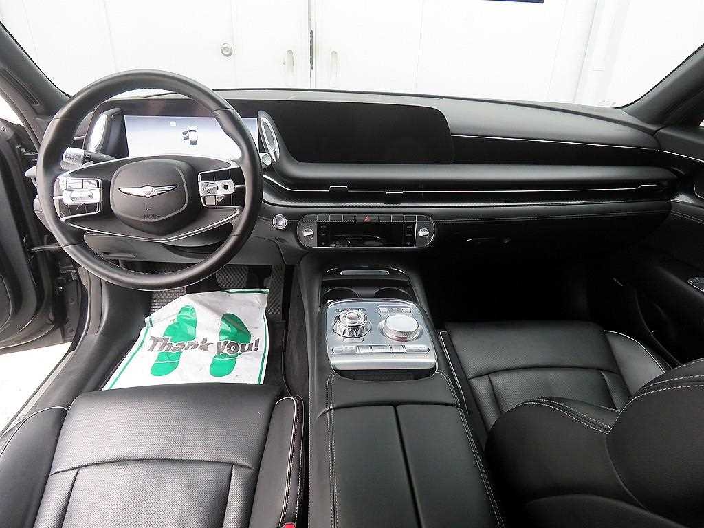 Genesis G90 - Vista 8