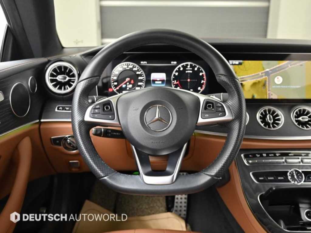 Mercedes Benz E class - Vista 8