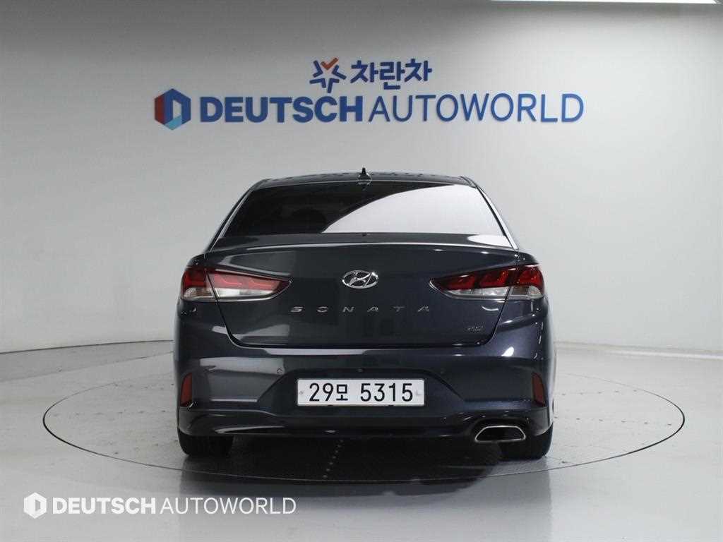 HYUNDAI Sonata - Vista 4