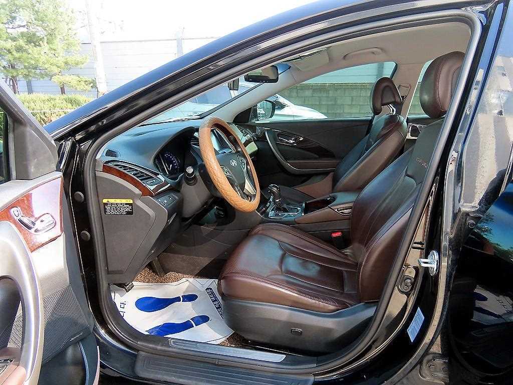 HYUNDAI Grandeur - Vista 5