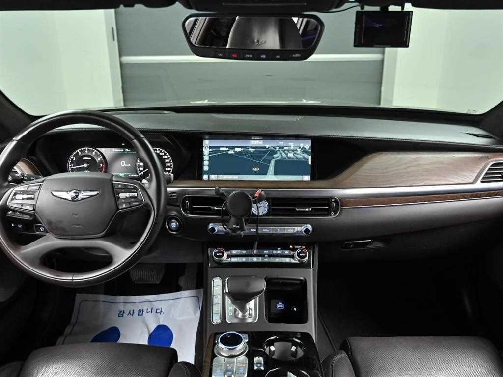 Genesis G90 - Vista 7