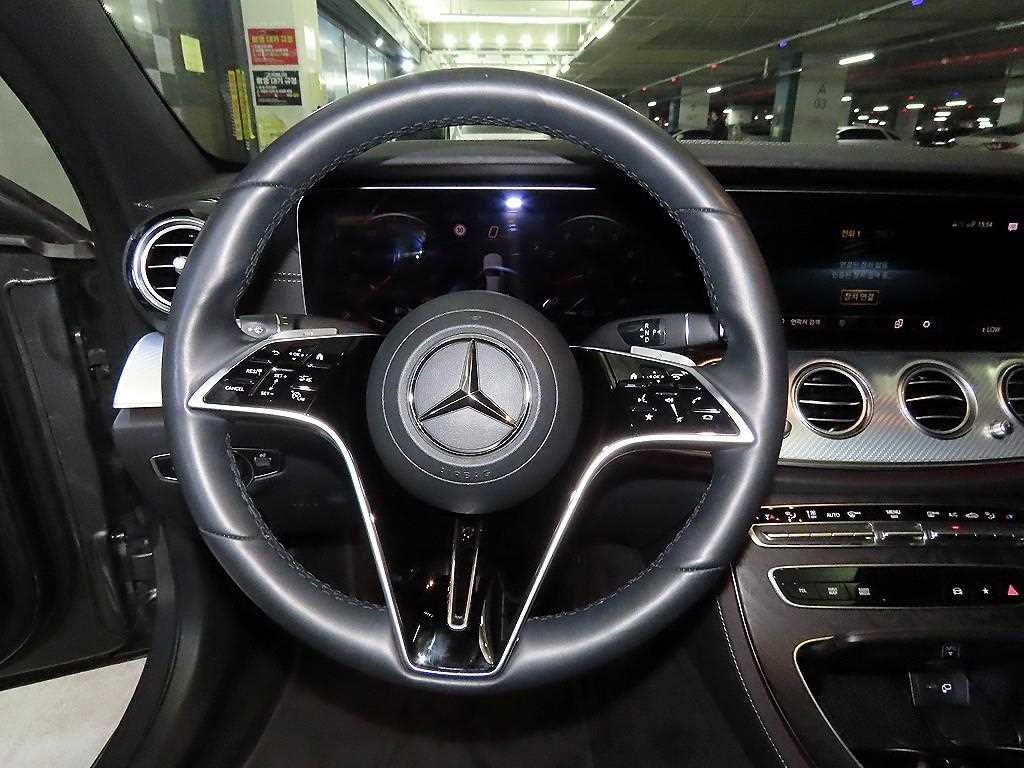 Mercedes Benz E class - Vista 8