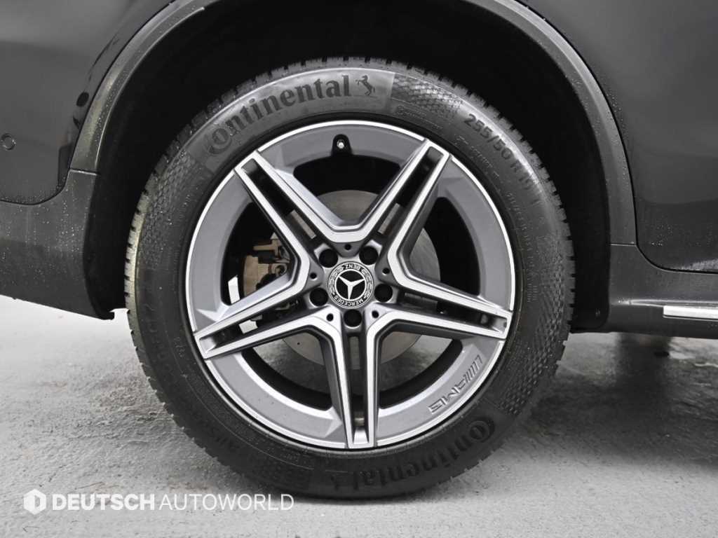 Mercedes Benz GLC Class - Vista 5