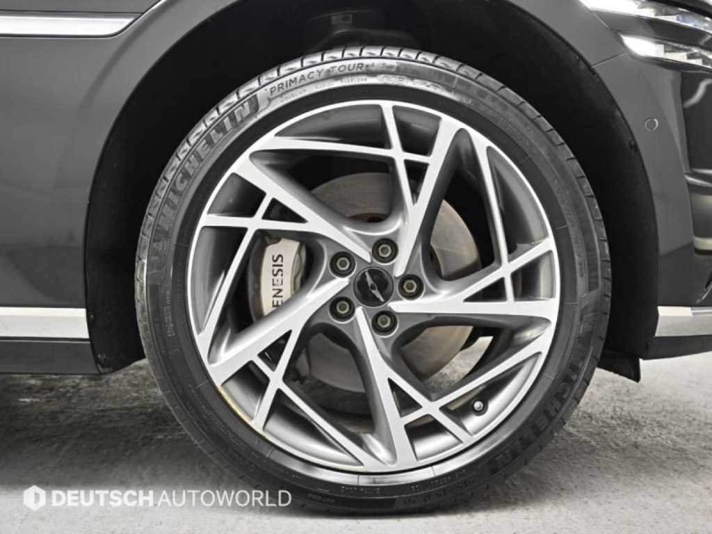 Genesis G90 - Vista 5