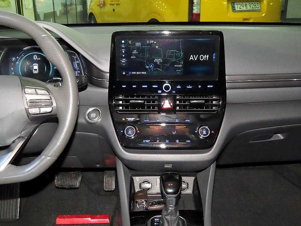 HYUNDAI Ioniq - Vista 11