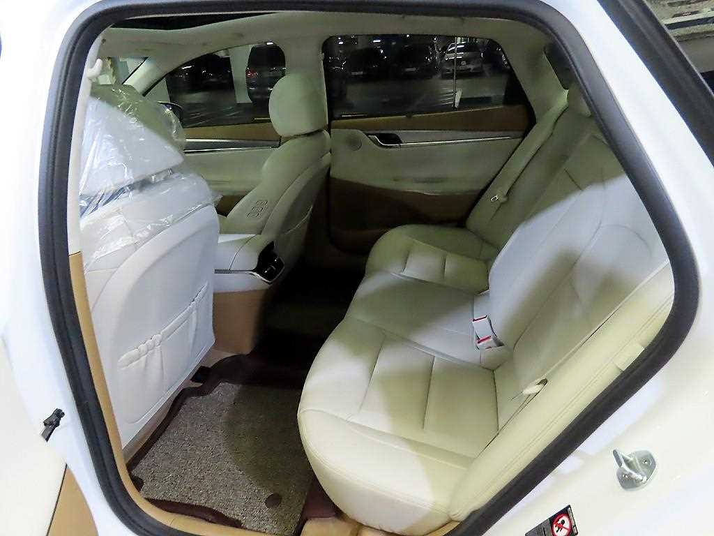 HYUNDAI Grandeur - Vista 7