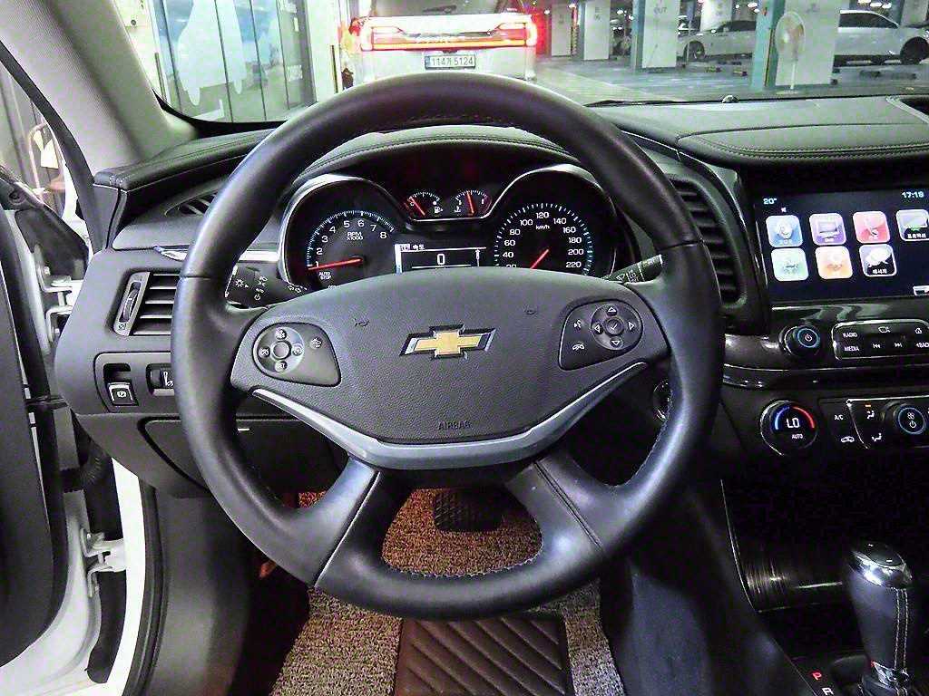 Chevrolet Impala - Vista 8