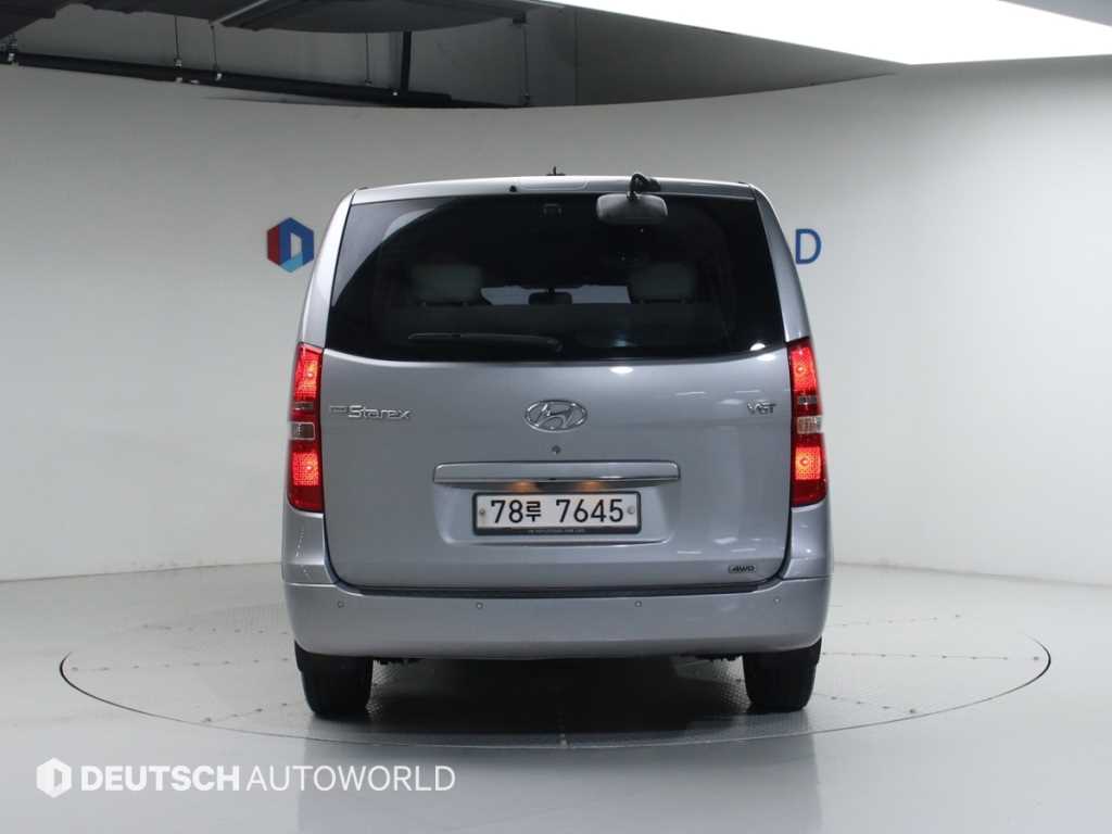HYUNDAI Starex - Vista 4