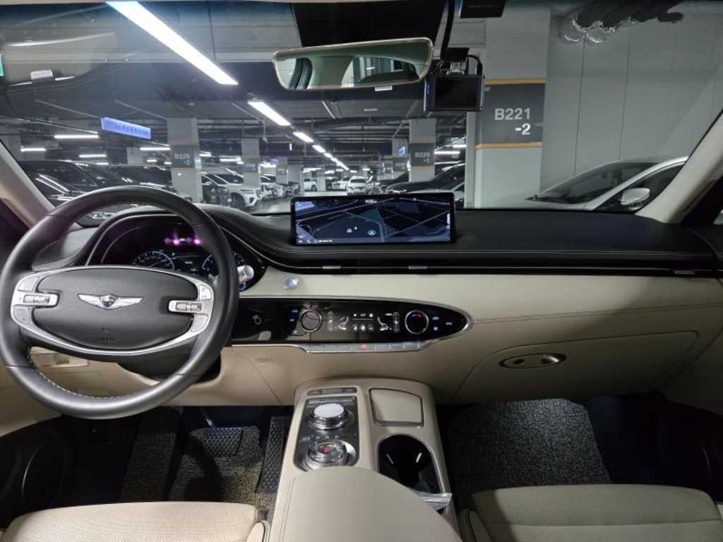Genesis GV70 - Vista 11