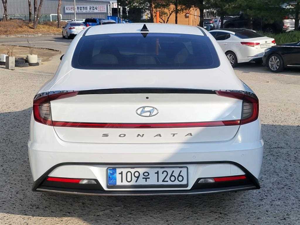 HYUNDAI Sonata - Vista 4