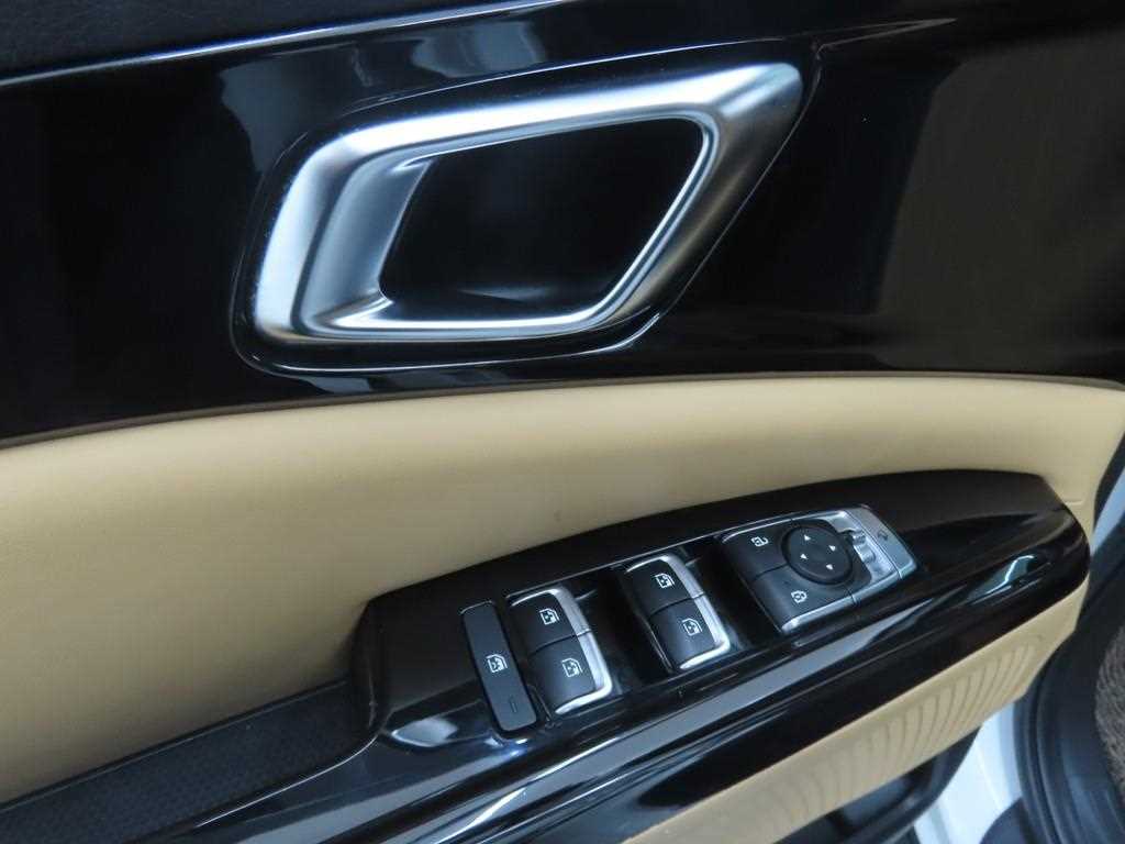 KIA Carnival - Vista 10