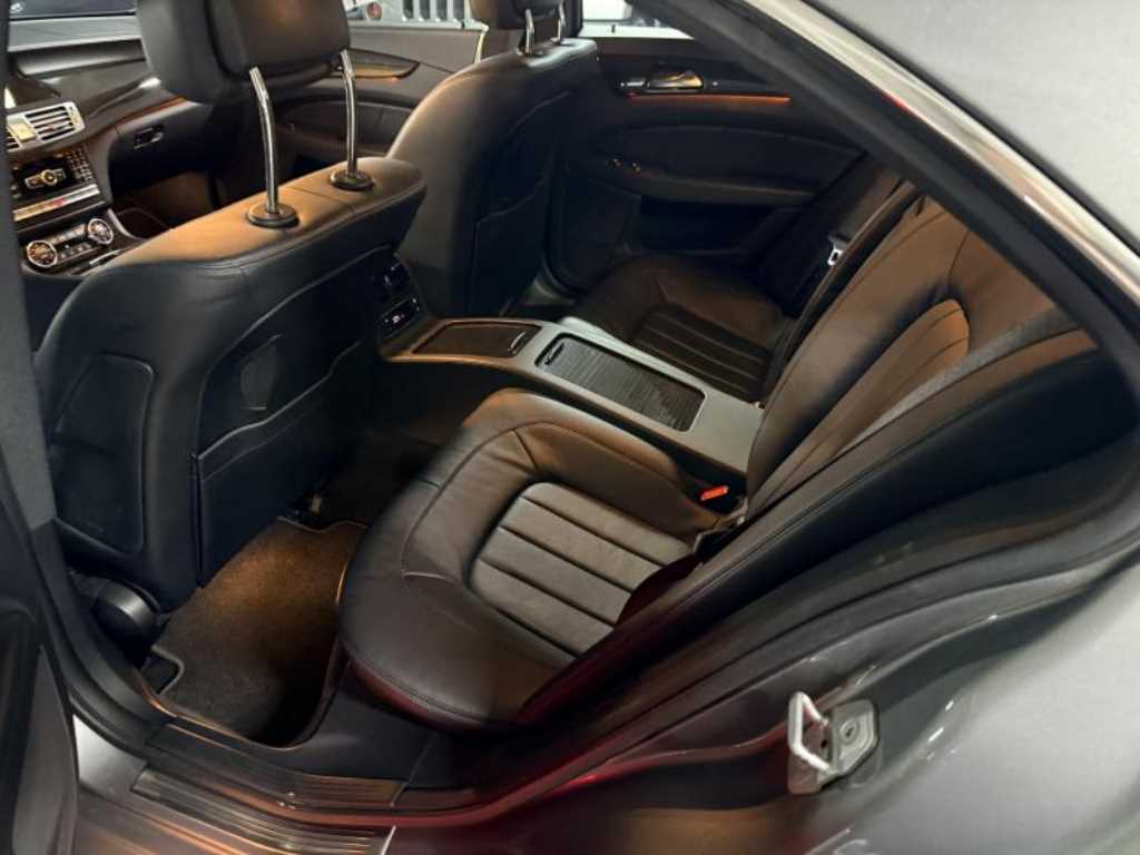 Mercedes Benz CLS Class - Vista 10