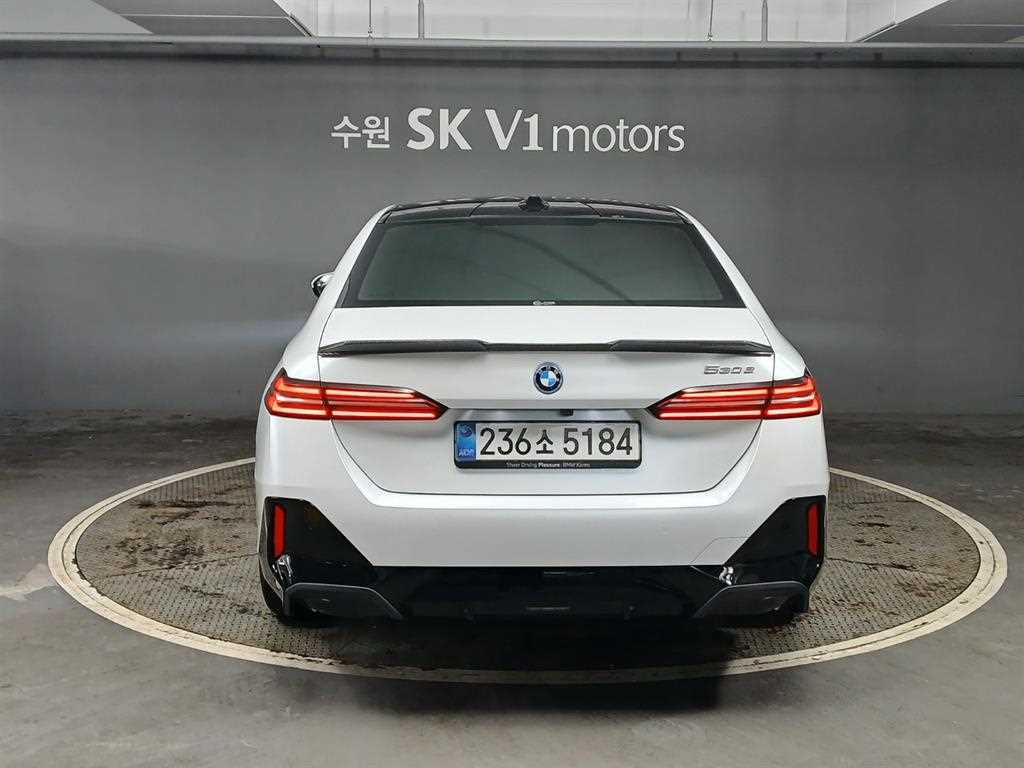 BMW 5 Series - Vista 5