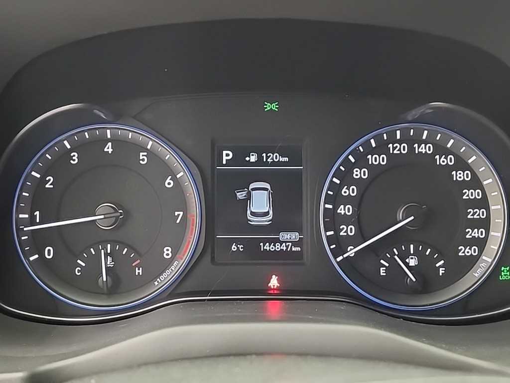 HYUNDAI Kona - Vista 6