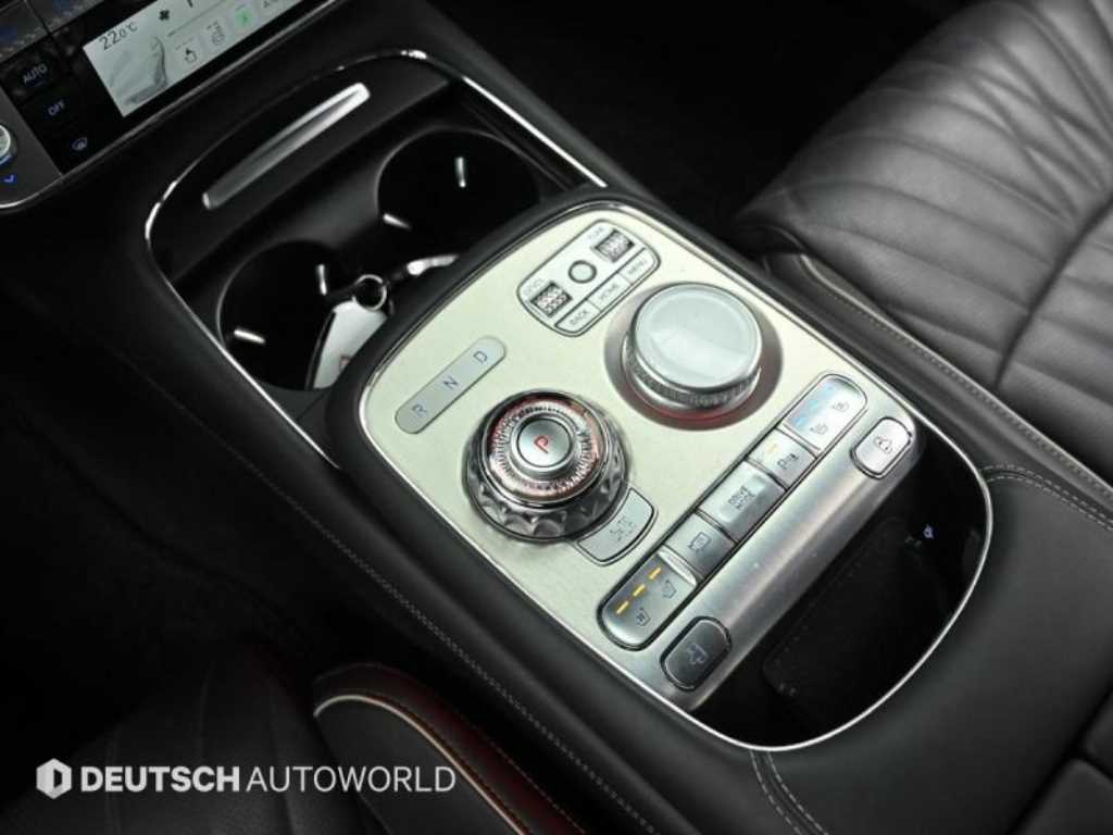 Genesis G90 - Vista 9