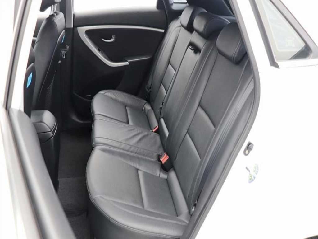 HYUNDAI i30 - Vista 9