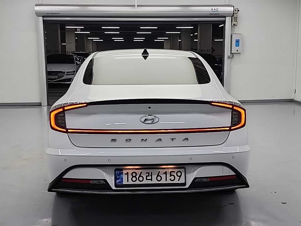 HYUNDAI Sonata - Vista 4