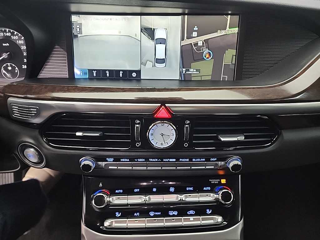 Genesis EQ900 - Vista 10