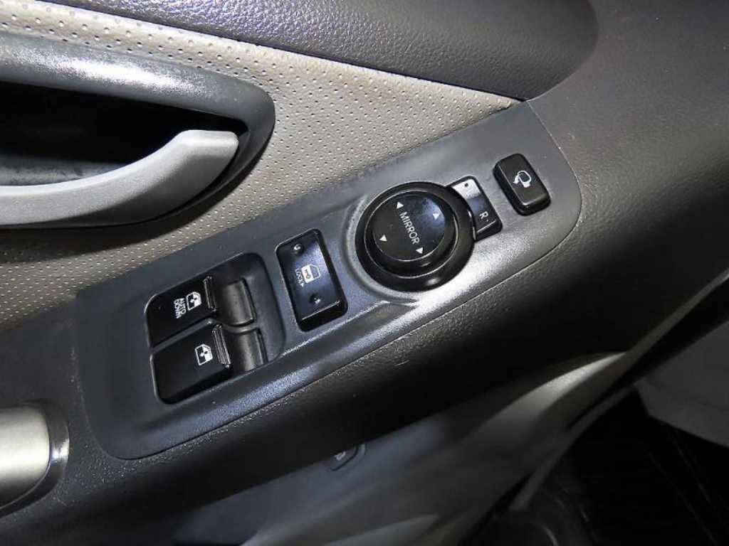 HYUNDAI Starex - Vista 12