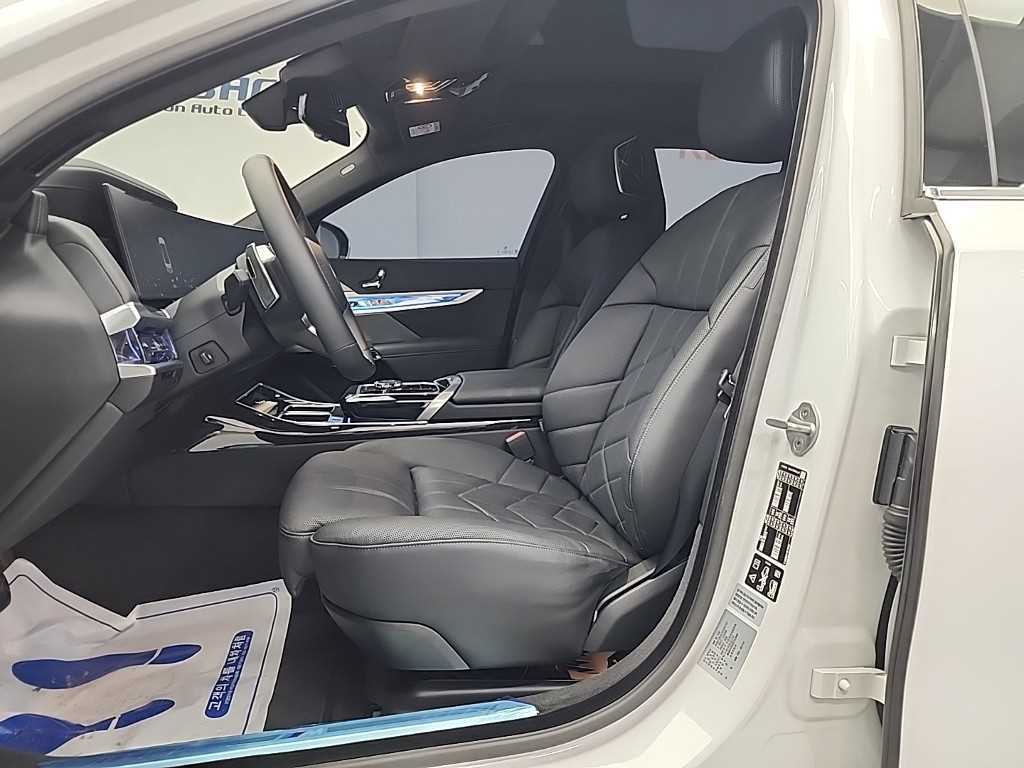 BMW 7 Series - Vista 11