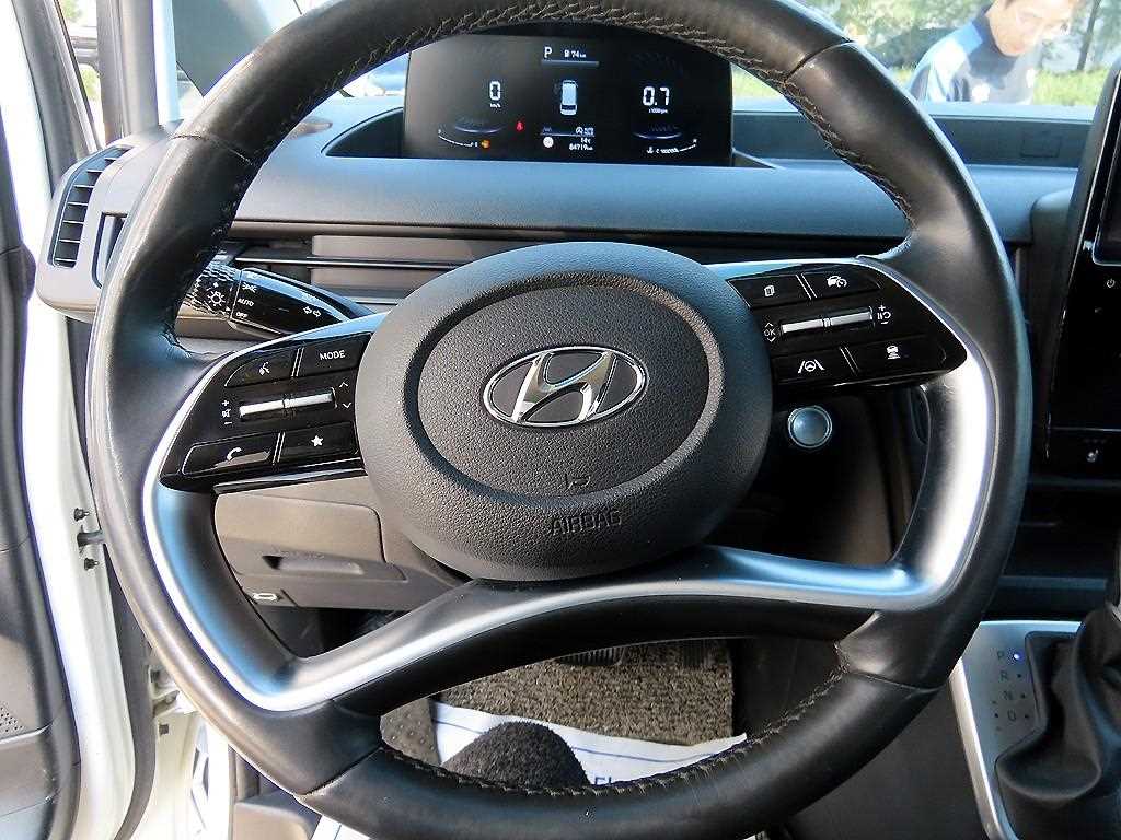 HYUNDAI Staria - Vista 8