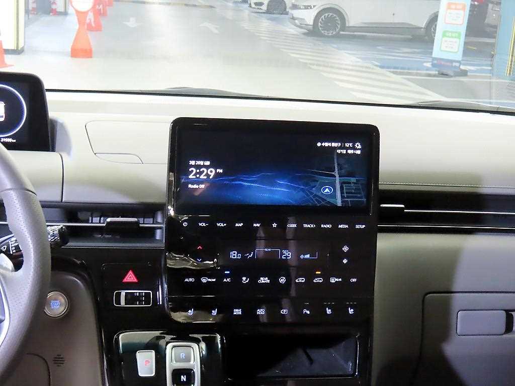 HYUNDAI Staria - Vista 11