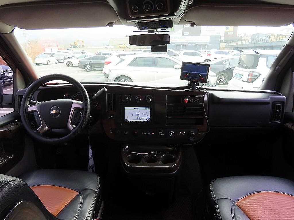 Chevrolet Express van - Vista 11