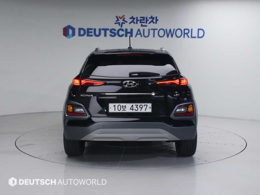 HYUNDAI Kona - Vista 4