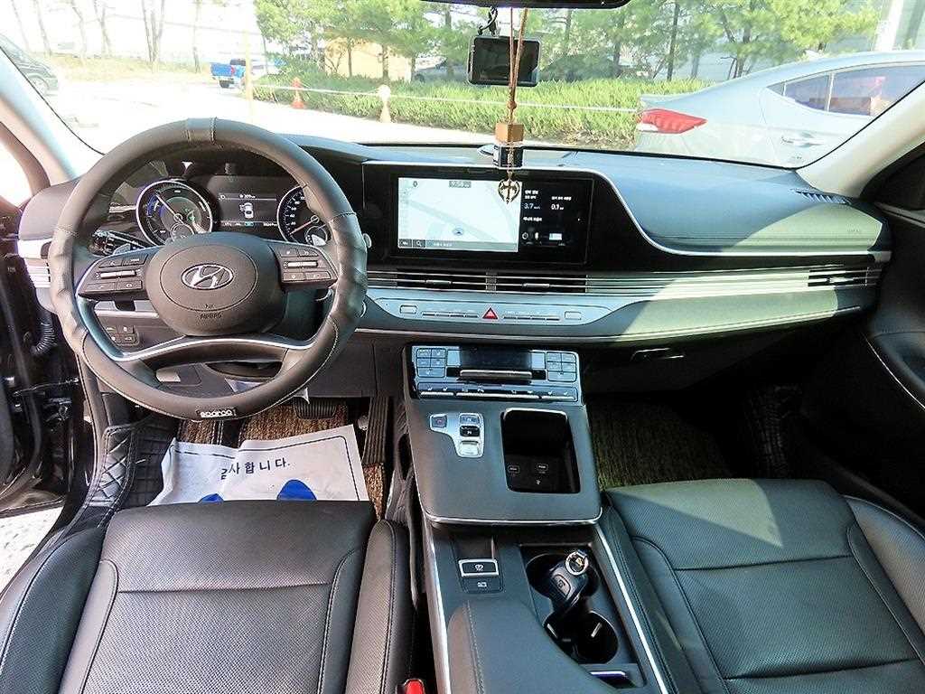 HYUNDAI Grandeur - Vista 7