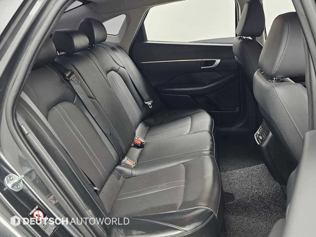 HYUNDAI Sonata - Vista 12