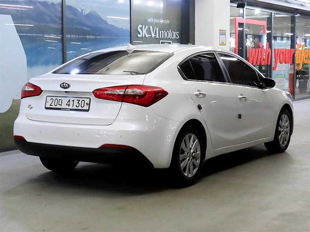 KIA K3 - Vista 4