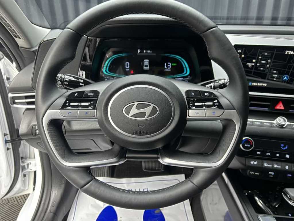 HYUNDAI Avante - Vista 8