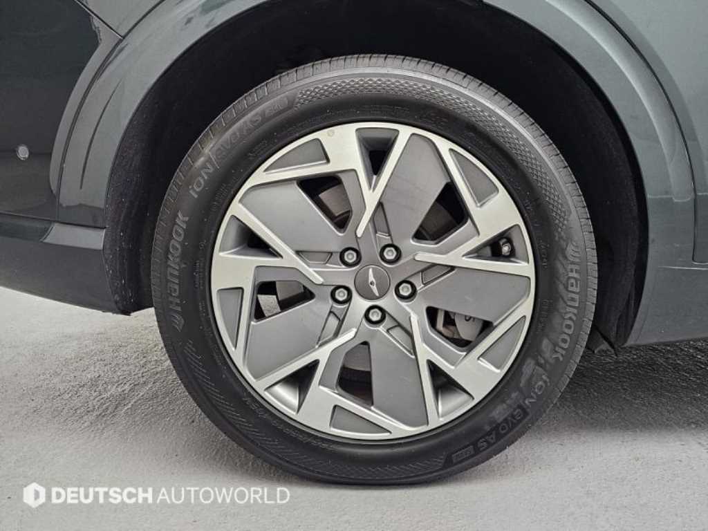 Genesis GV70 - Vista 5