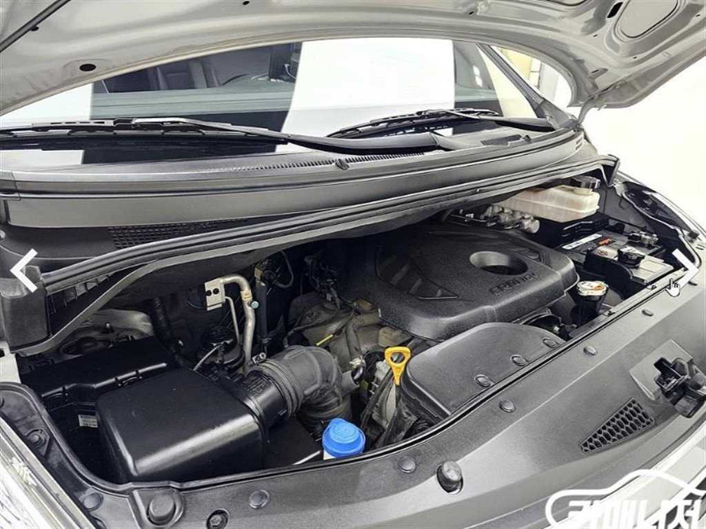 HYUNDAI Starex - Vista 6