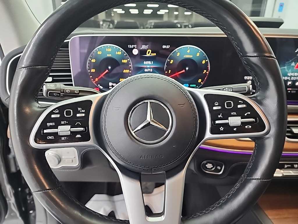 Mercedes Benz GLE Class - Vista 9