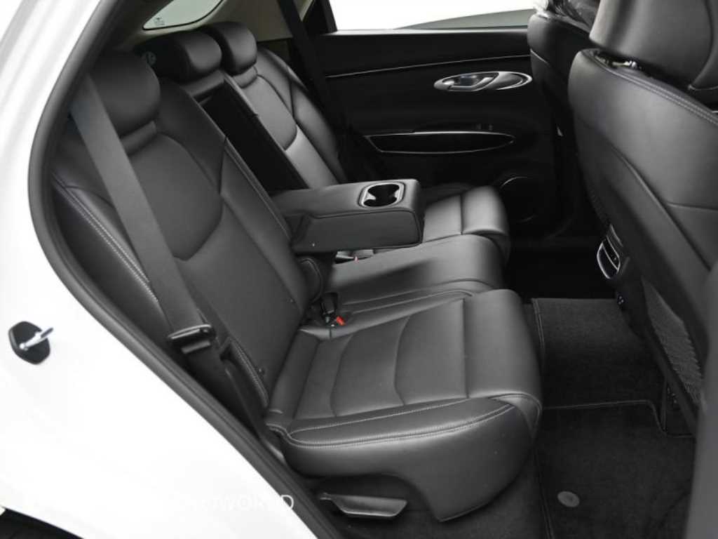 Genesis GV70 - Vista 12