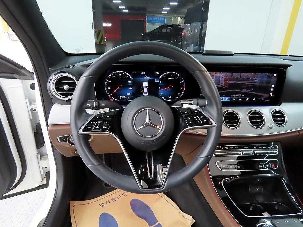 Mercedes Benz E class - Vista 9