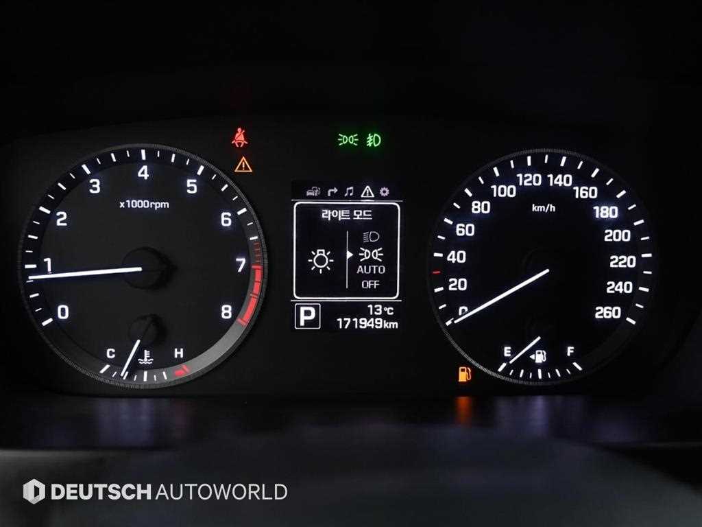 HYUNDAI Sonata - Vista 8