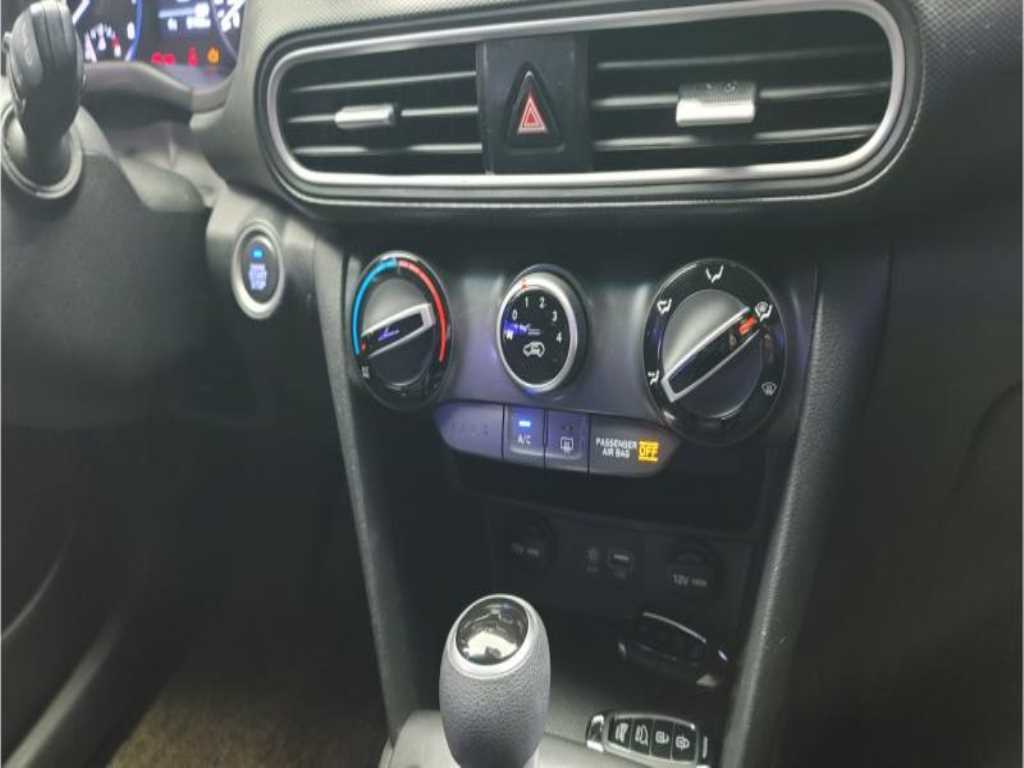 HYUNDAI Kona - Vista 12