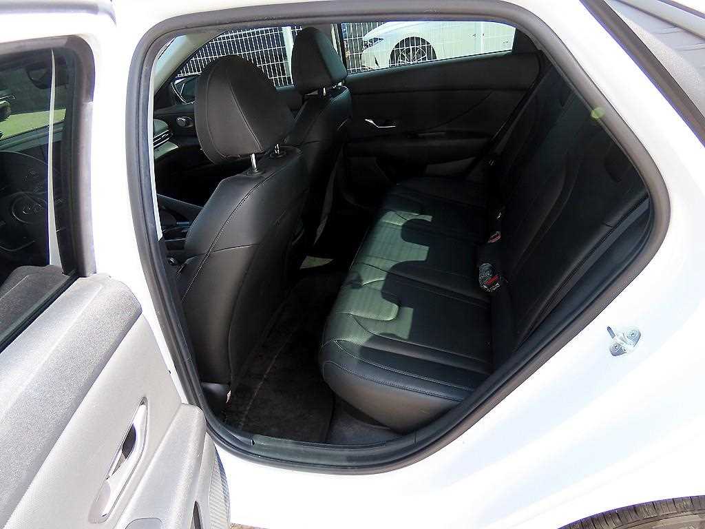 HYUNDAI Avante - Vista 6