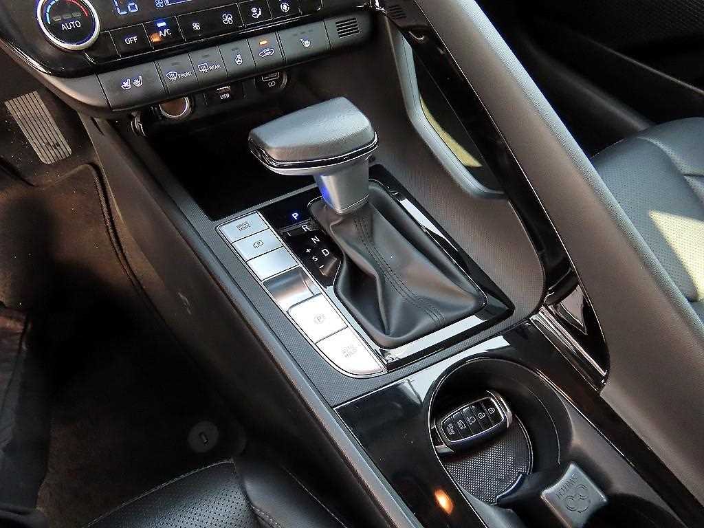 HYUNDAI Avante - Vista 10